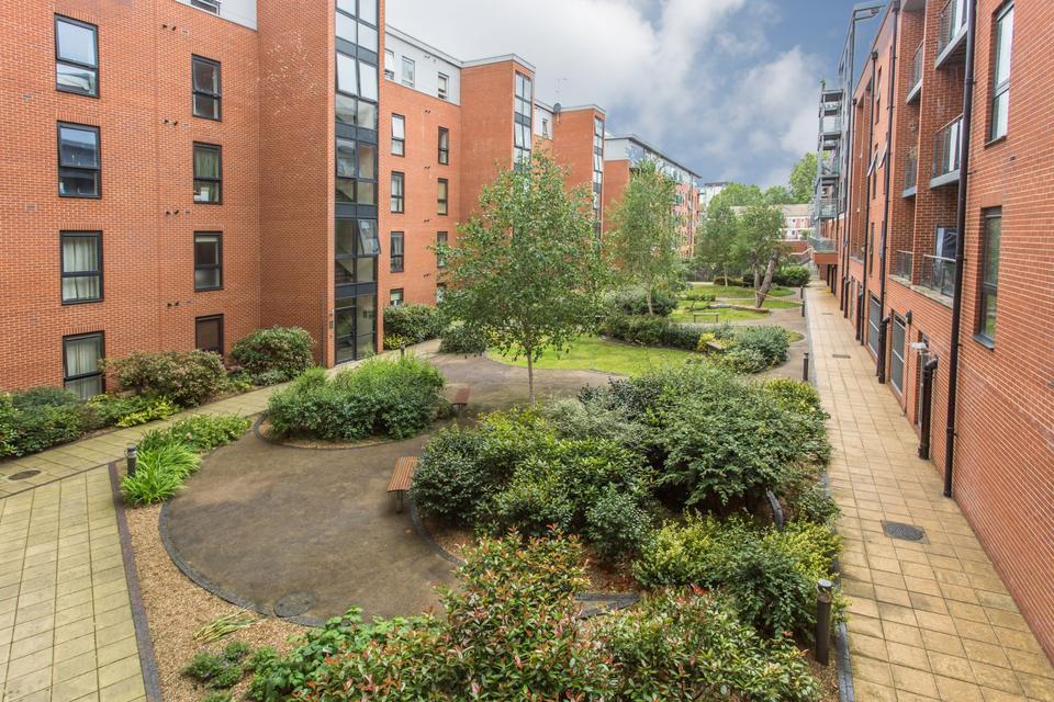 2 Bedroom Apartment For Sale in Windsor Court, Mostyn Grove, Bow