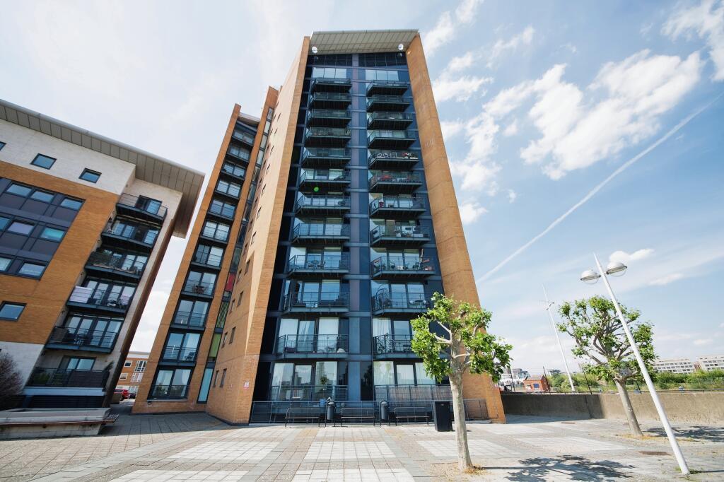 Sunderland Point, 1 Hull Place, Gallions Point, London City Airport, London, E16 2SN