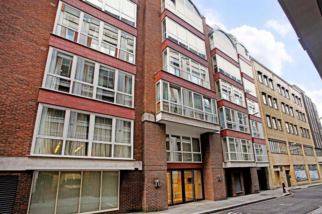 10 Hosier Lane, Farringdon, Barbican, Clerkenwell, London, EC1A 9LJ