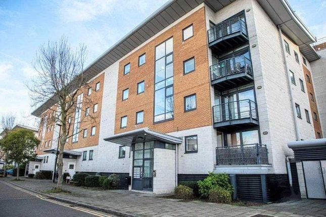 Felixstowe Court, Gallion's Reach, City Airport, London, E16 2RR